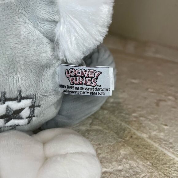 Scentsy X Looney Tunes Bugs Bunny Scentsy Buddy - Picture 7 of 8